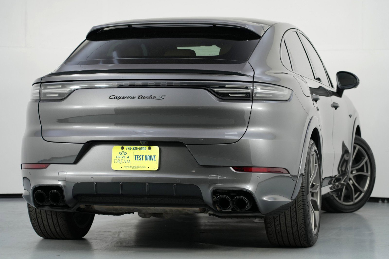 Used 2022 Porsche Cayenne Turbo S image 5