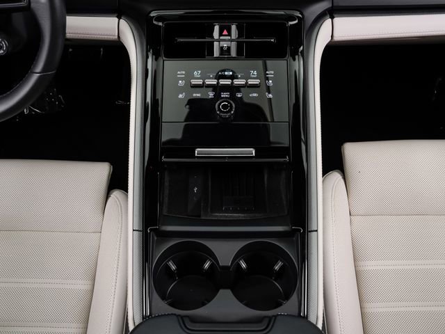 Certified 2025 Porsche Panamera 4 E-Hybrid AWD/4WD image 19
