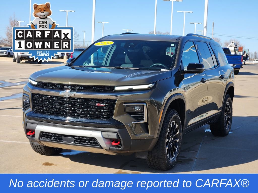 Used 2024 Chevrolet Traverse Z71 w/ Enhanced Driving Package image 3