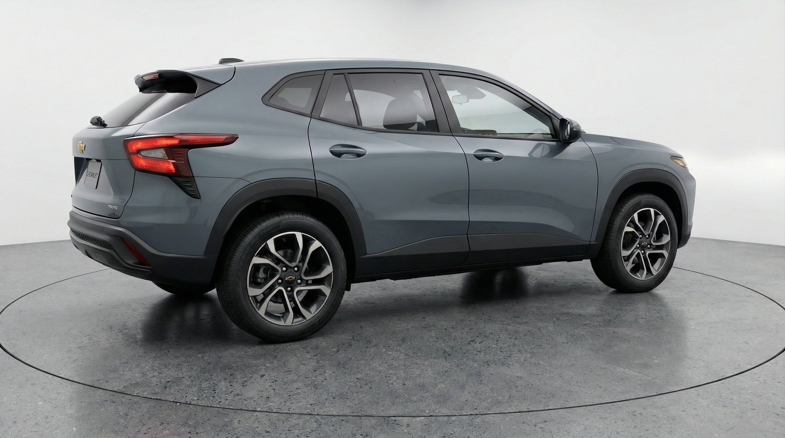 Used 2025 Chevrolet Trax LT w/ LT Convenience Package FWD image 9