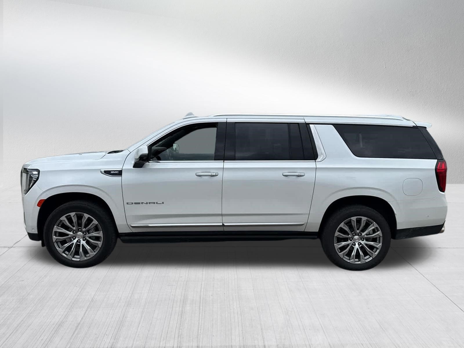Used 2023 GMC Yukon XL Denali w/ Denali Reserve Package AWD/4WD image 6