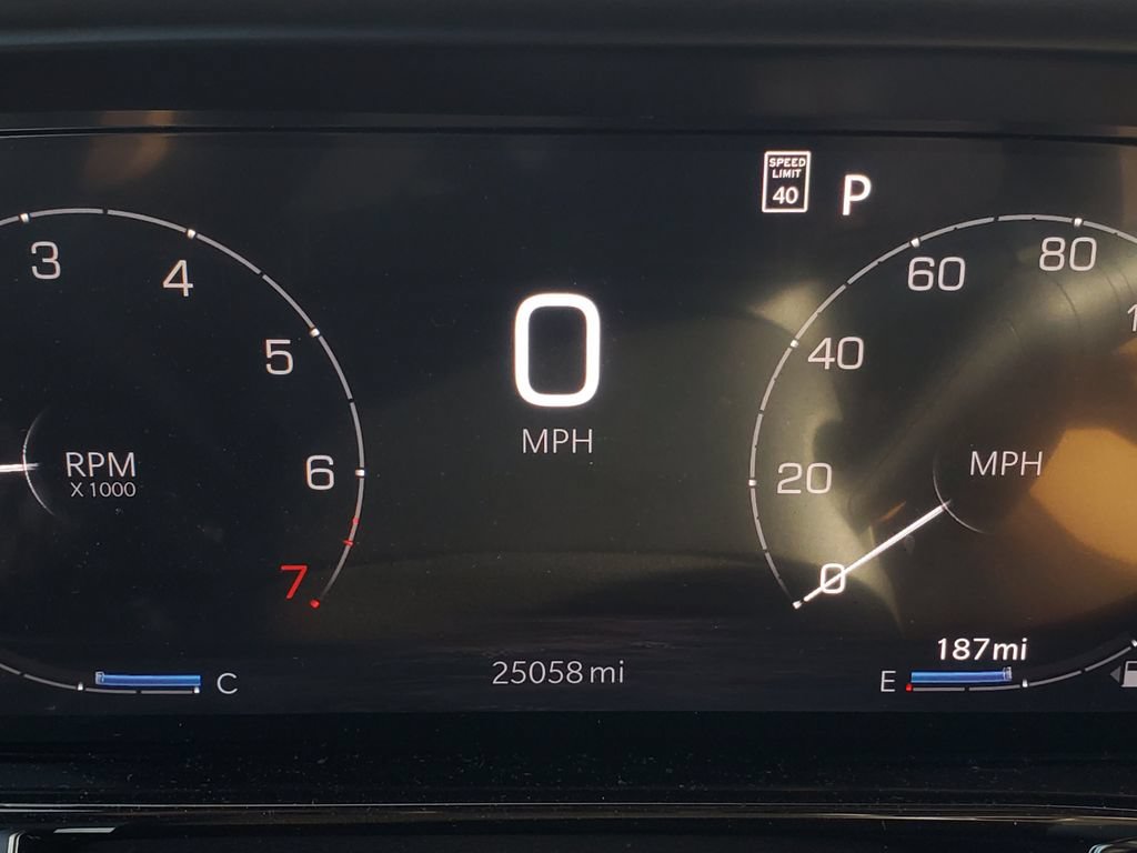 Used 2025 Jeep Grand Wagoneer L Series III w/ Rear Seat Video Group 1 AWD/4WD image 13