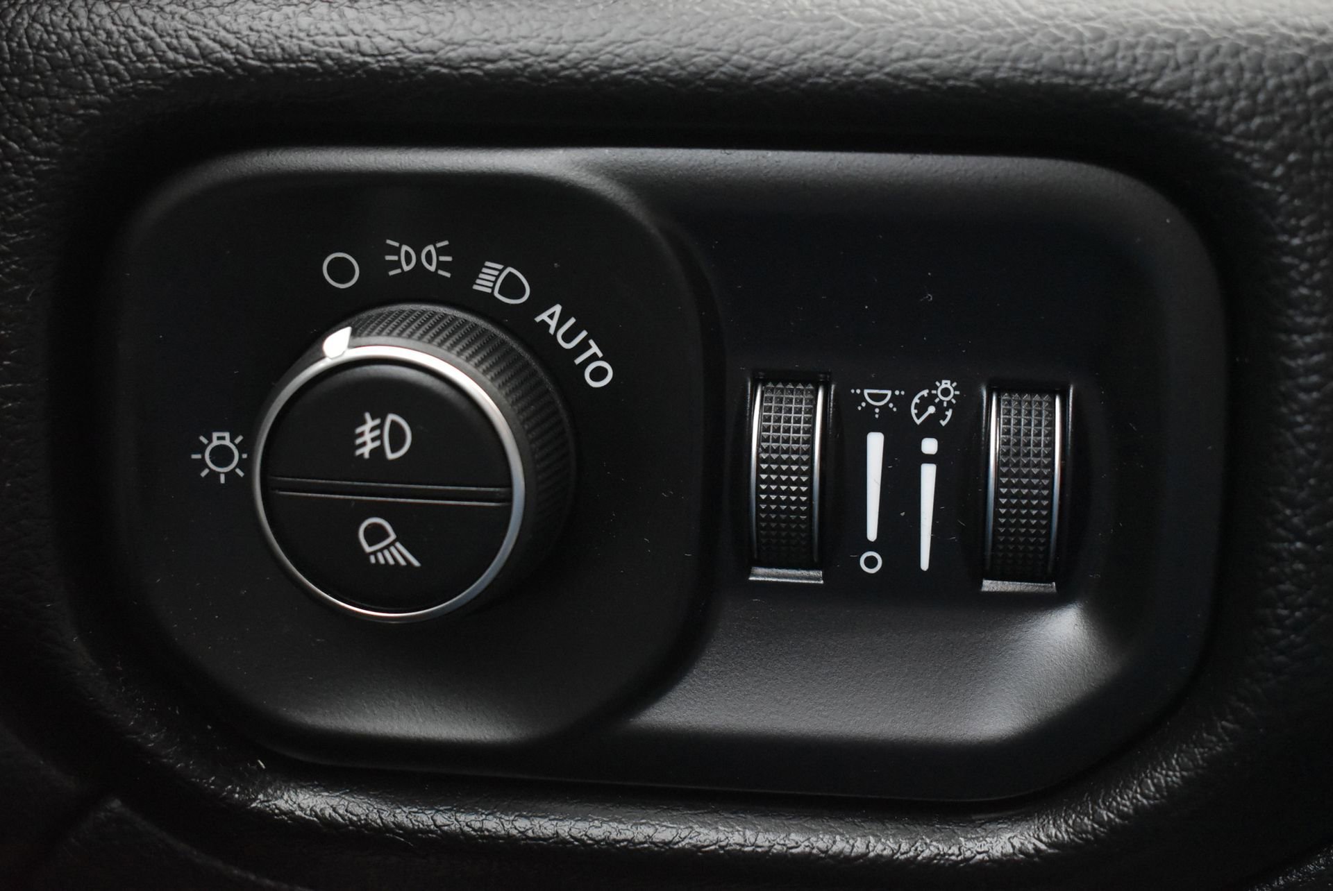 Used 2024 RAM 3500 Laramie w/ Night Edition image 19