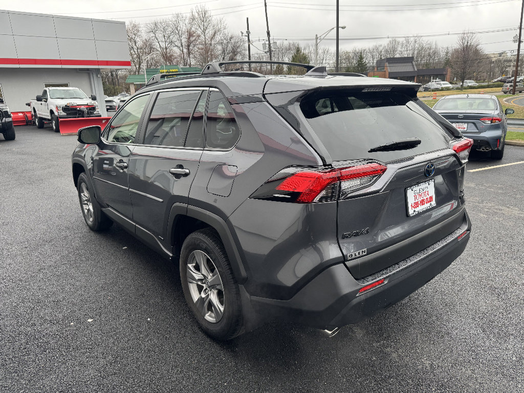 Used 2023 Toyota RAV4 XLE w/ Convenience Package image 7