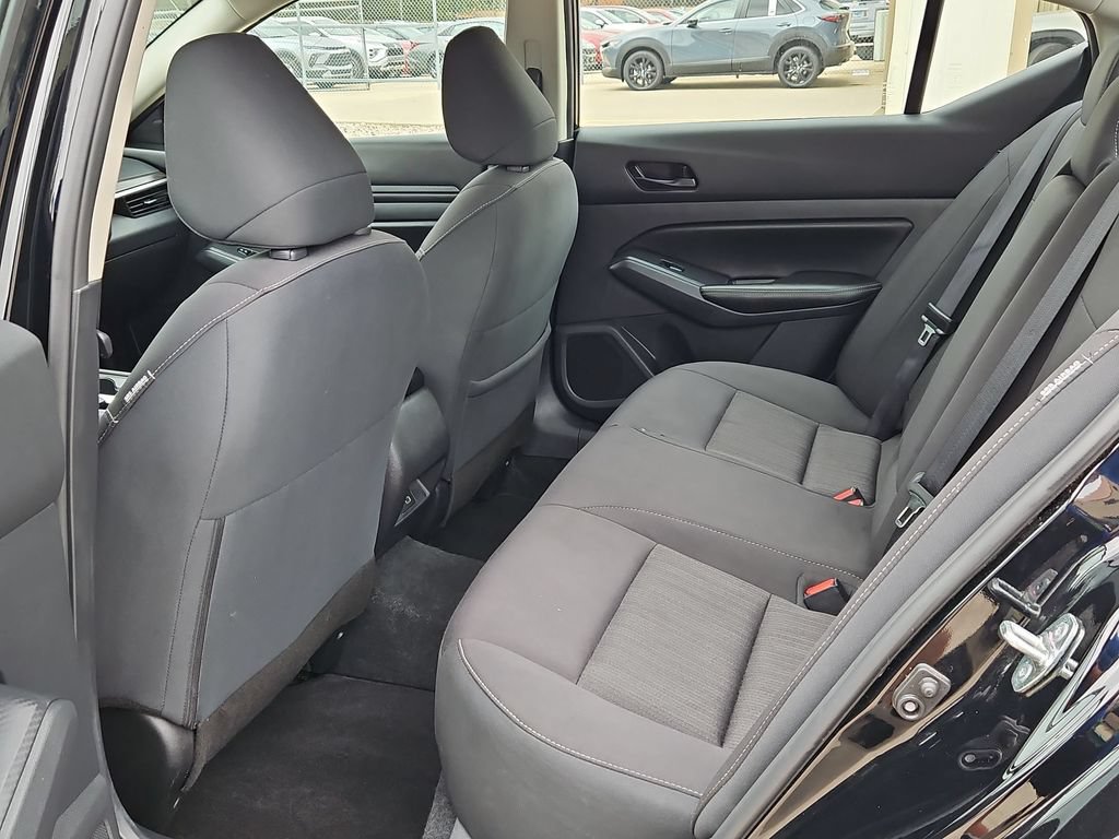Used 2025 Nissan Altima 2.5 SV FWD image 28