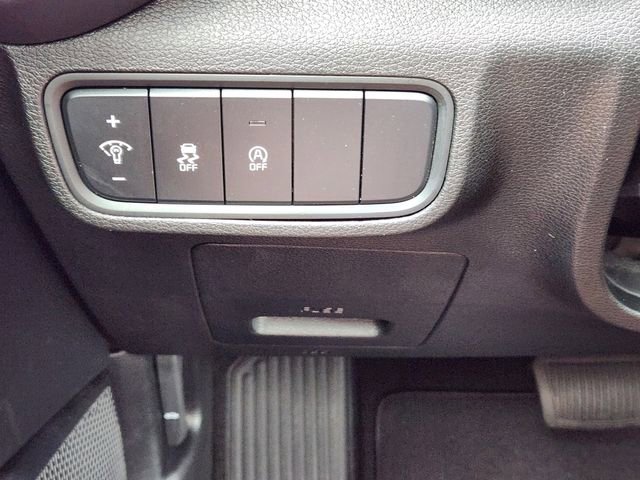 Certified 2025 Kia Soul LX FWD image 22