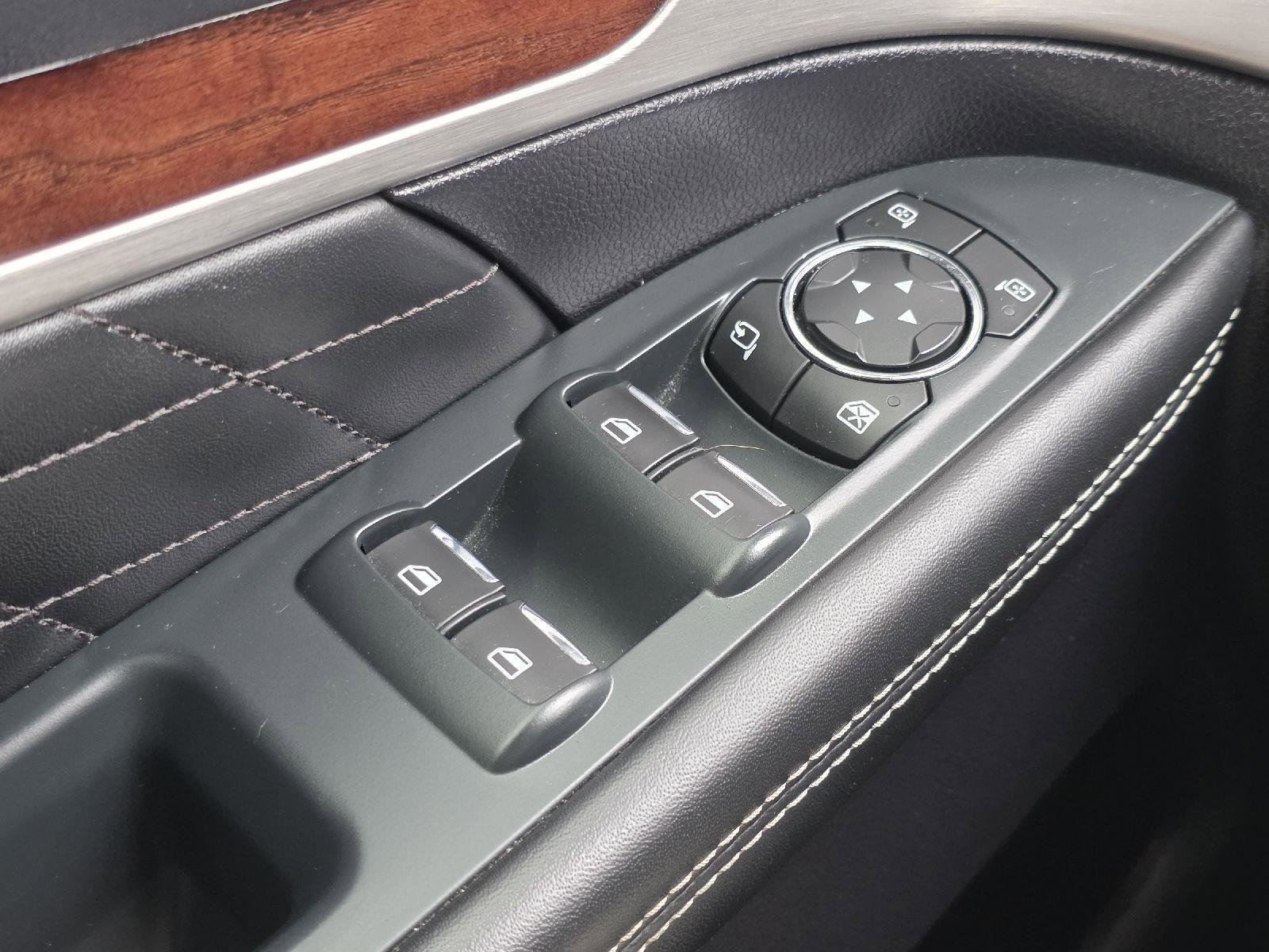 Used 2019 Ford Explorer Platinum AWD/4WD image 10