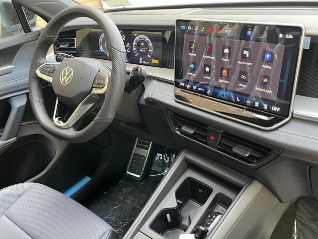 New 2026 Volkswagen Tiguan SE R-Line AWD/4WD image 7