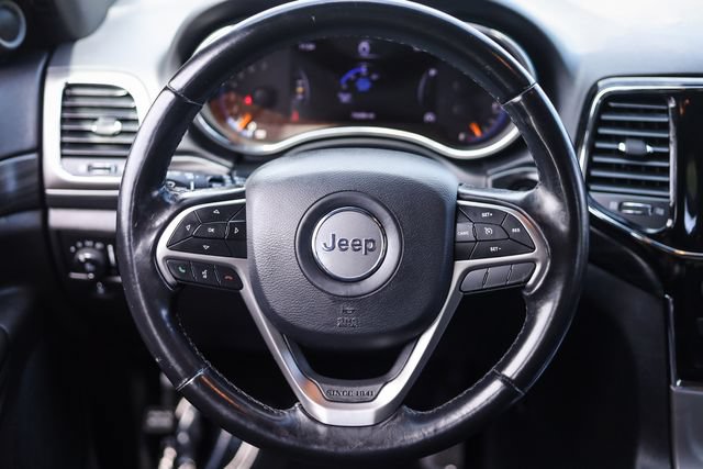 Used 2020 Jeep Grand Cherokee Laredo AWD/4WD image 27