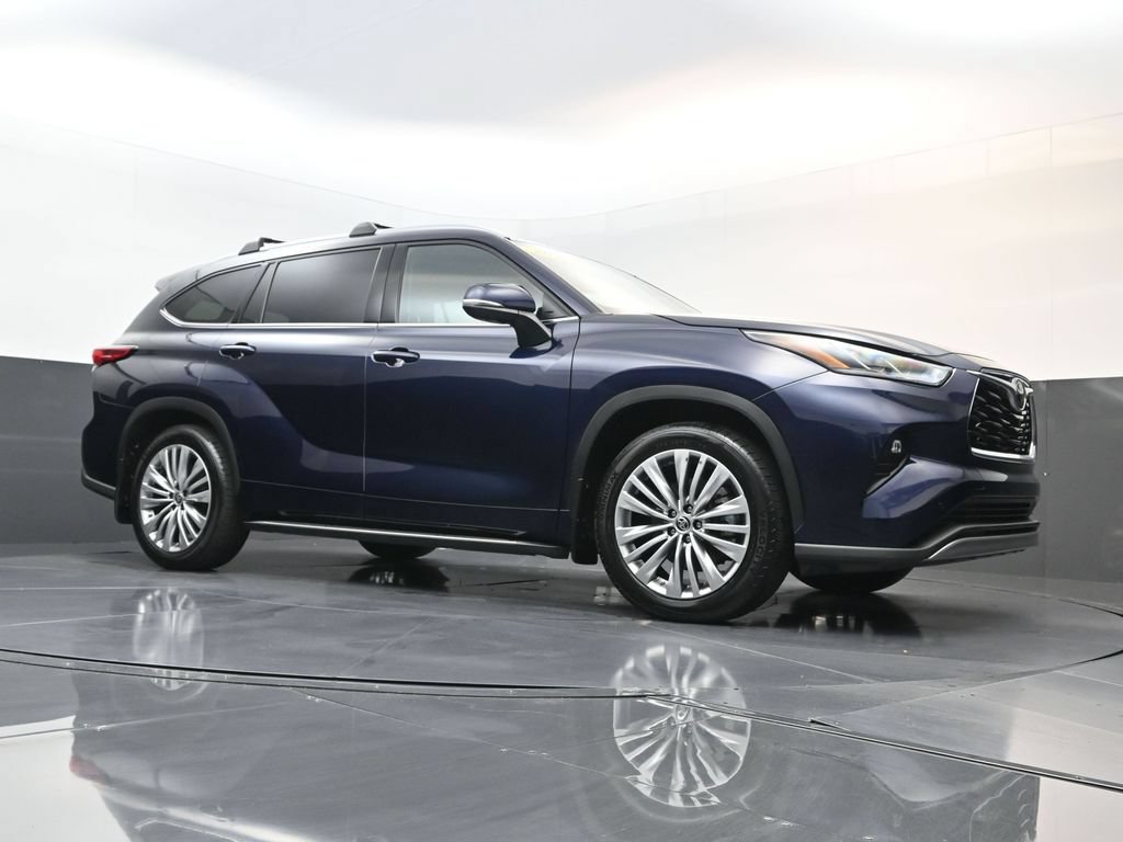 Used 2022 Toyota Highlander Platinum AWD/4WD image 21