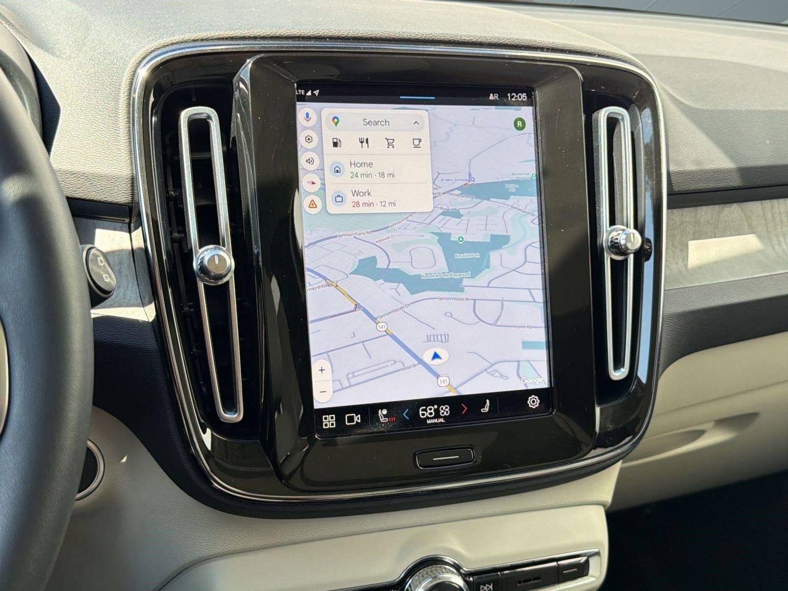 Certified 2023 Volvo XC40 B5 Plus w/ Protection Package Premier image 23