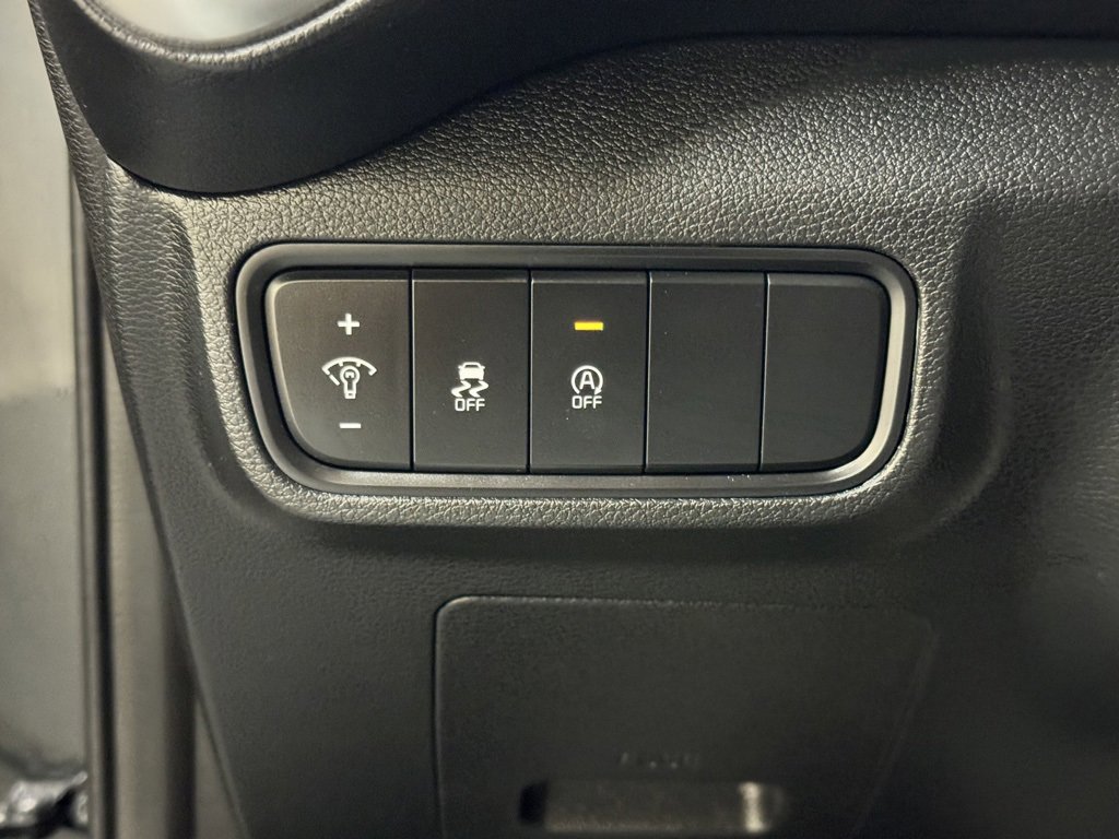 Used 2025 Kia Soul LX w/ LX Technology Package image 16