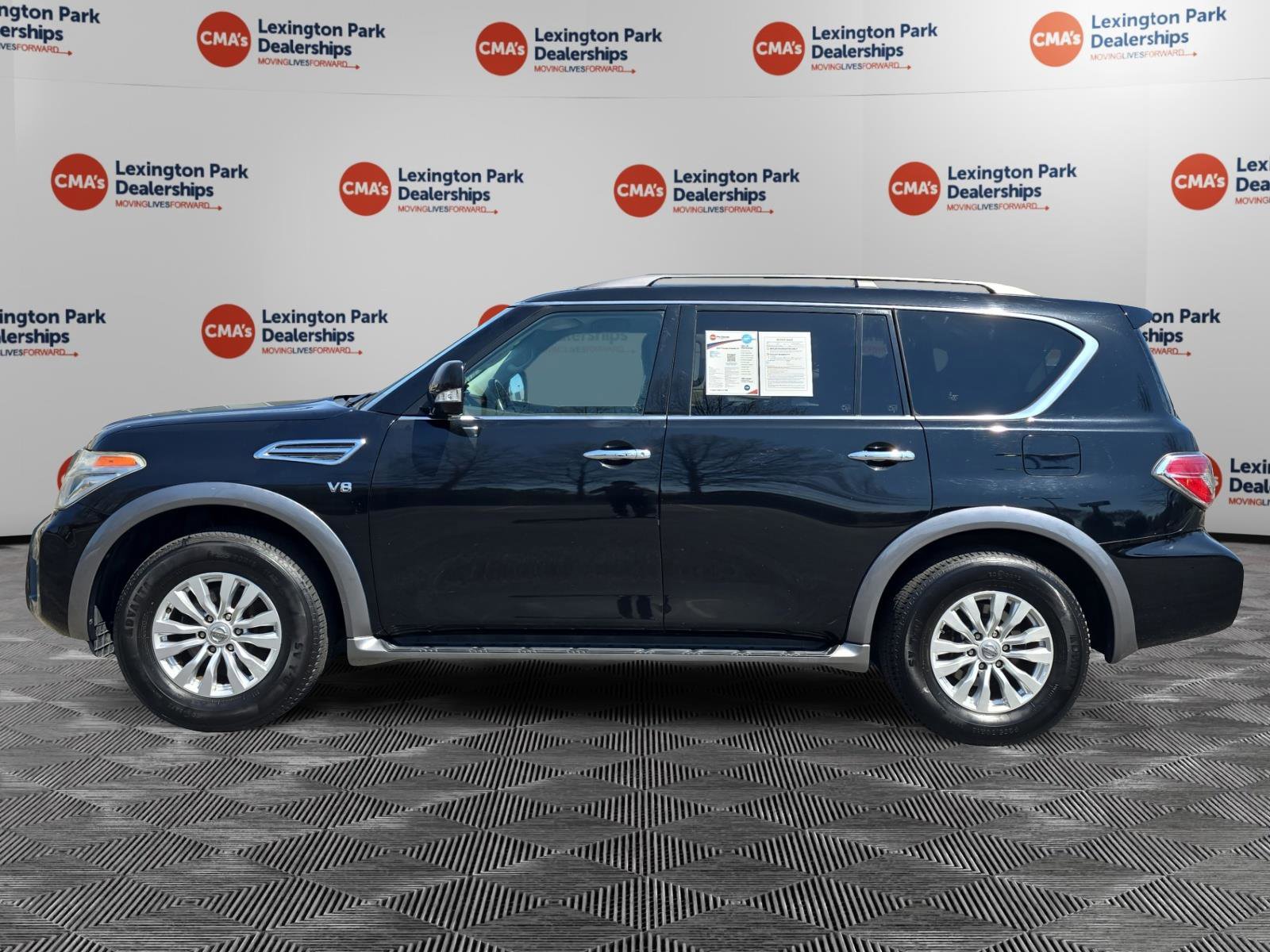 Used 2017 Nissan Armada SV image 4