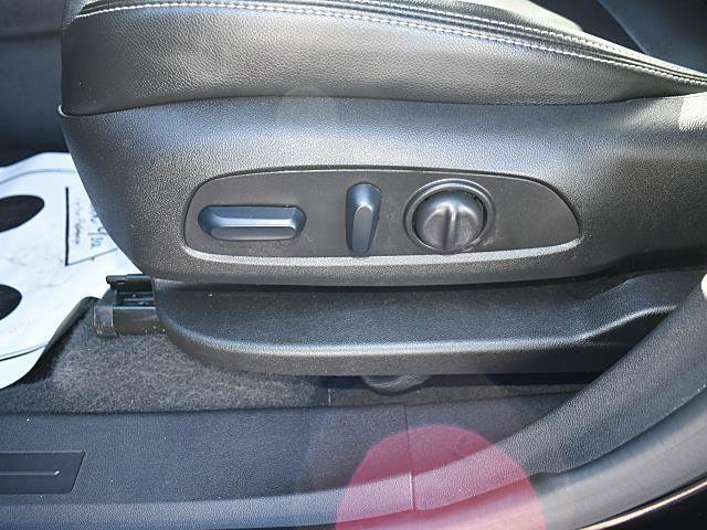 Used 2024 GMC Terrain SLT image 11