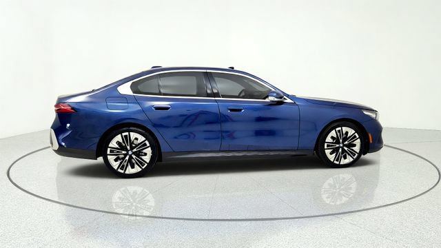 Used 2026 BMW 530i RWD image 9