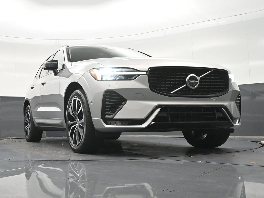 Certified 2024 Volvo XC60 B5 Plus w/ Climate Package AWD/4WD image 29