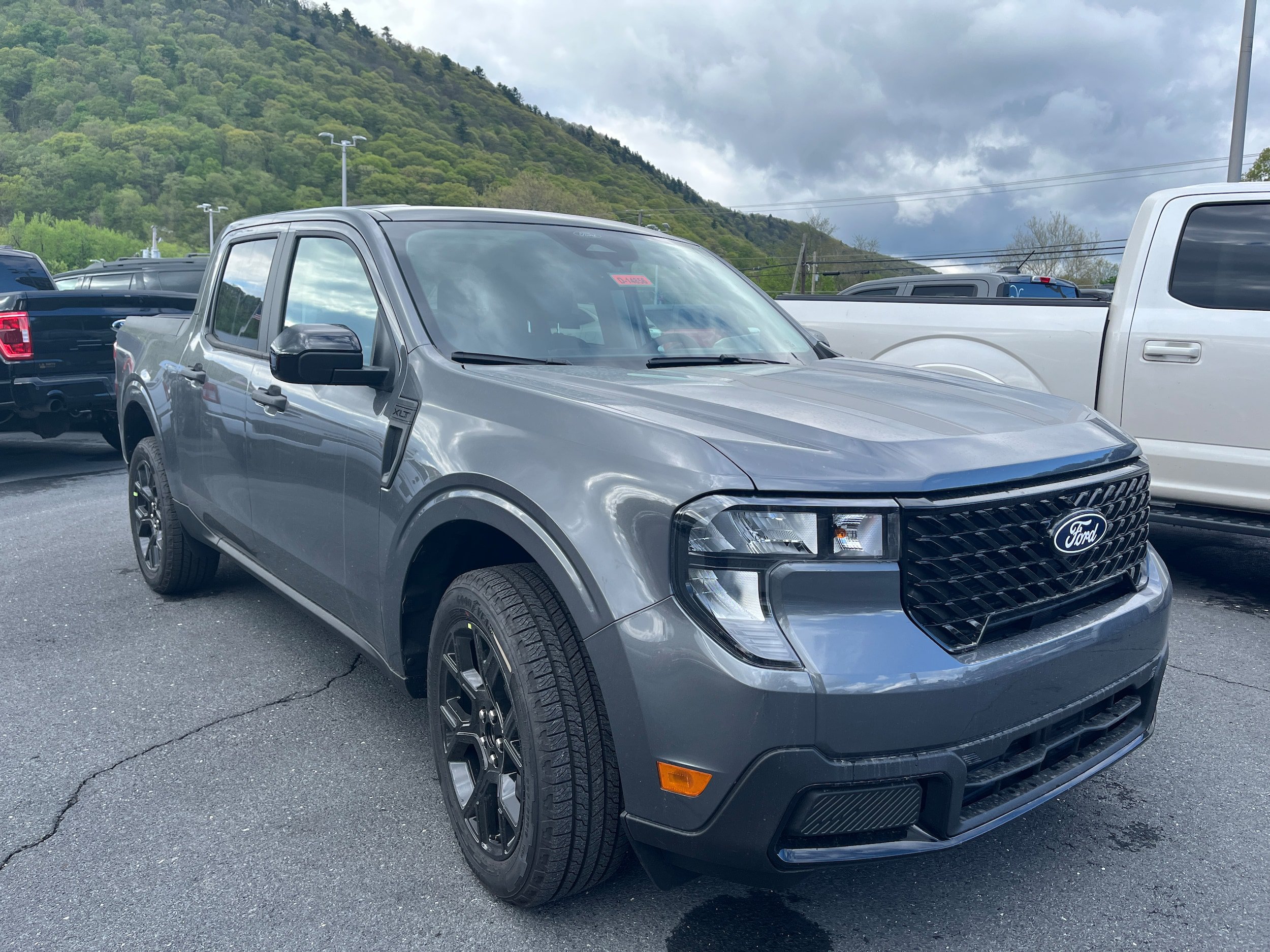 New 2026 Ford Maverick XLT w/ XLT Luxury Package AWD/4WD image 3