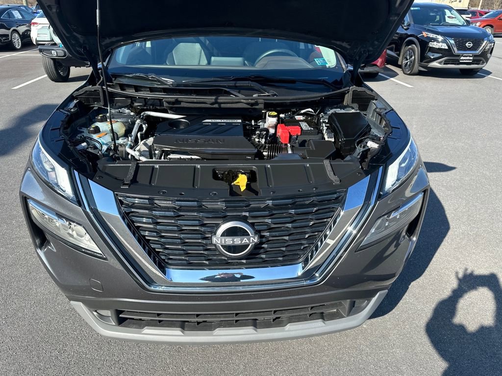 Used 2023 Nissan Rogue SV image 11