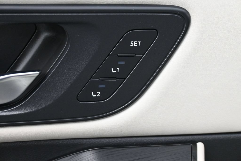 Used 2023 Nissan Rogue SL w/ SL Premium Package FWD image 5