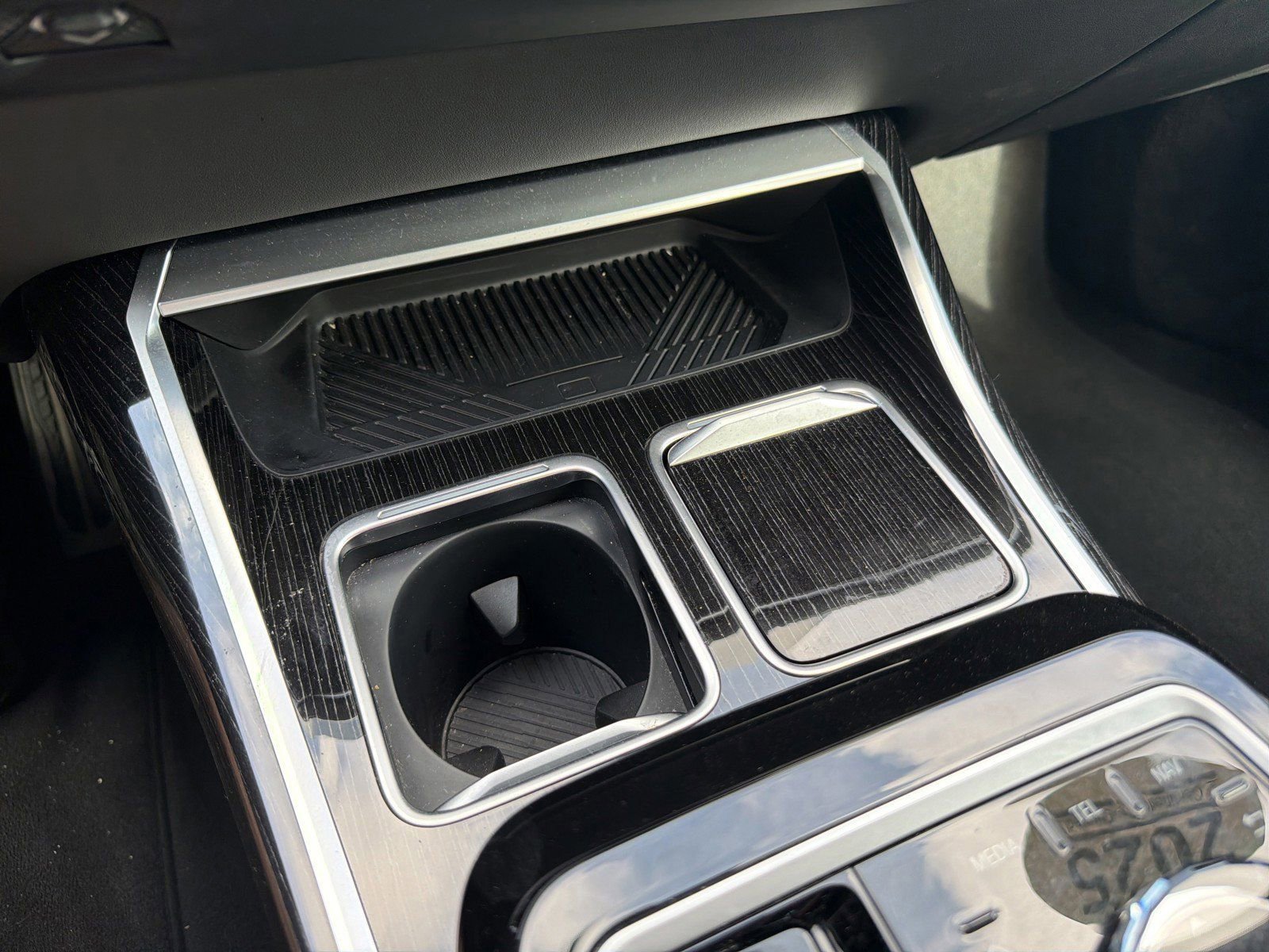 Certified 2025 BMW 740i xDrive AWD/4WD image 30