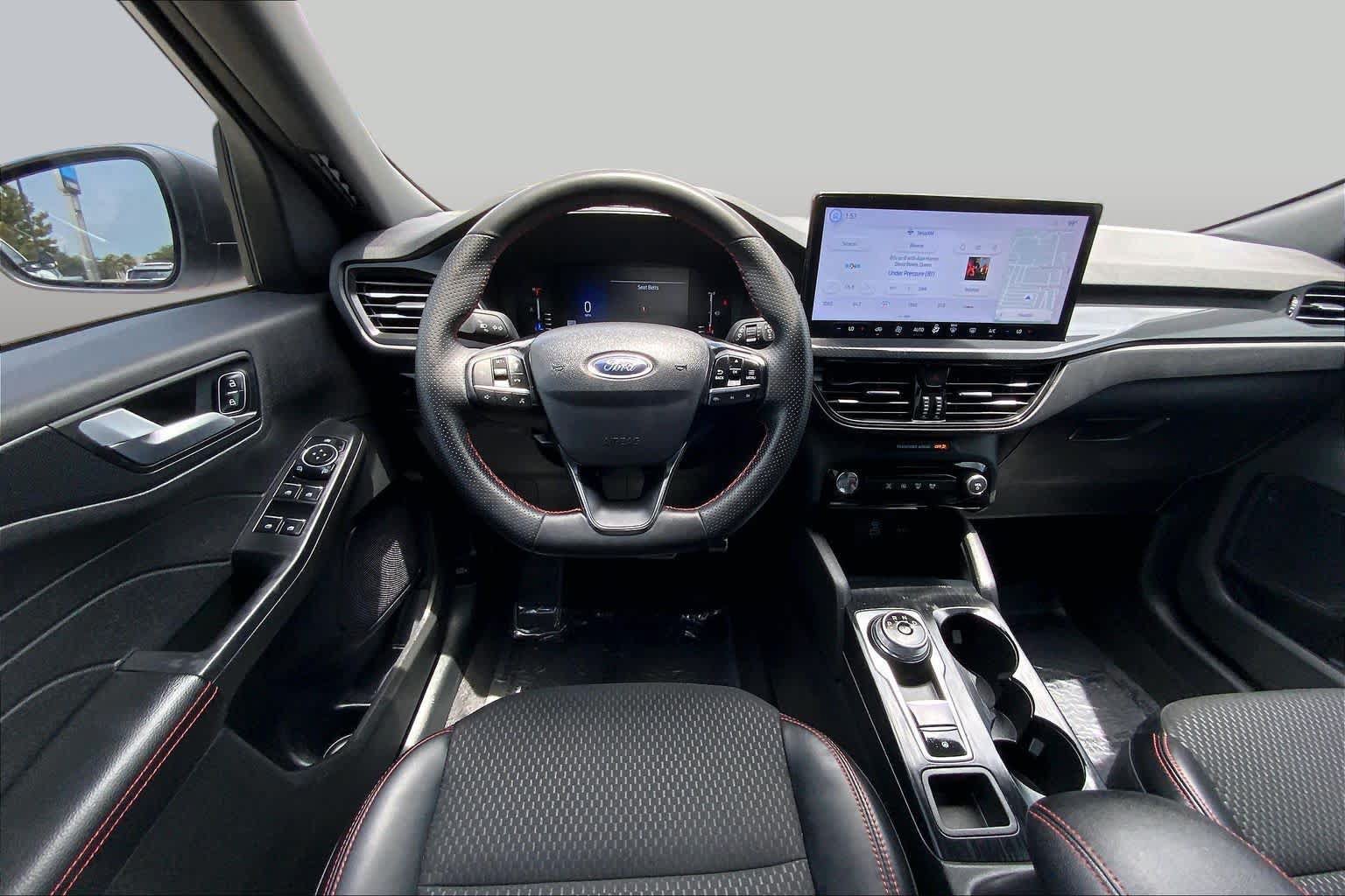 Used 2023 Ford Escape ST-Line w/ Tech Pack #1 FWD image 6