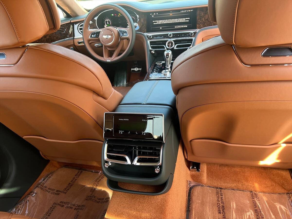 Used 2026 Bentley Flying Spur Plug-In Hybrid AWD/4WD image 8