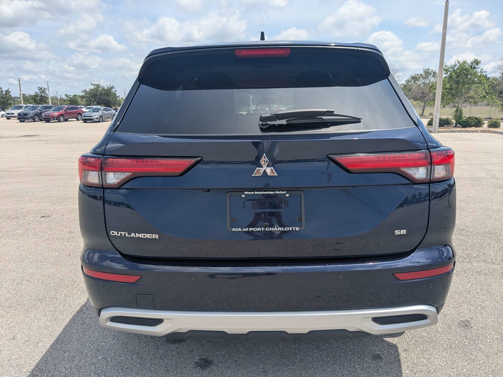Used 2024 Mitsubishi Outlander SE FWD image 6