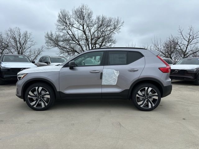 New 2026 Volvo XC40 B5 Plus w/ Climate Package image 4