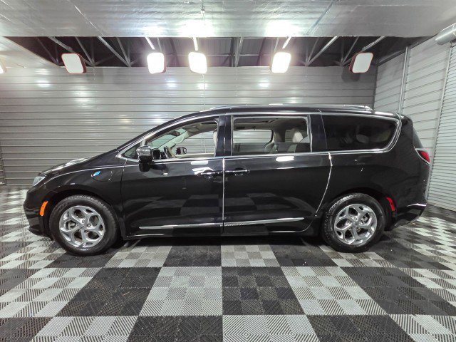 Used 2021 Chrysler Pacifica Limited image 8