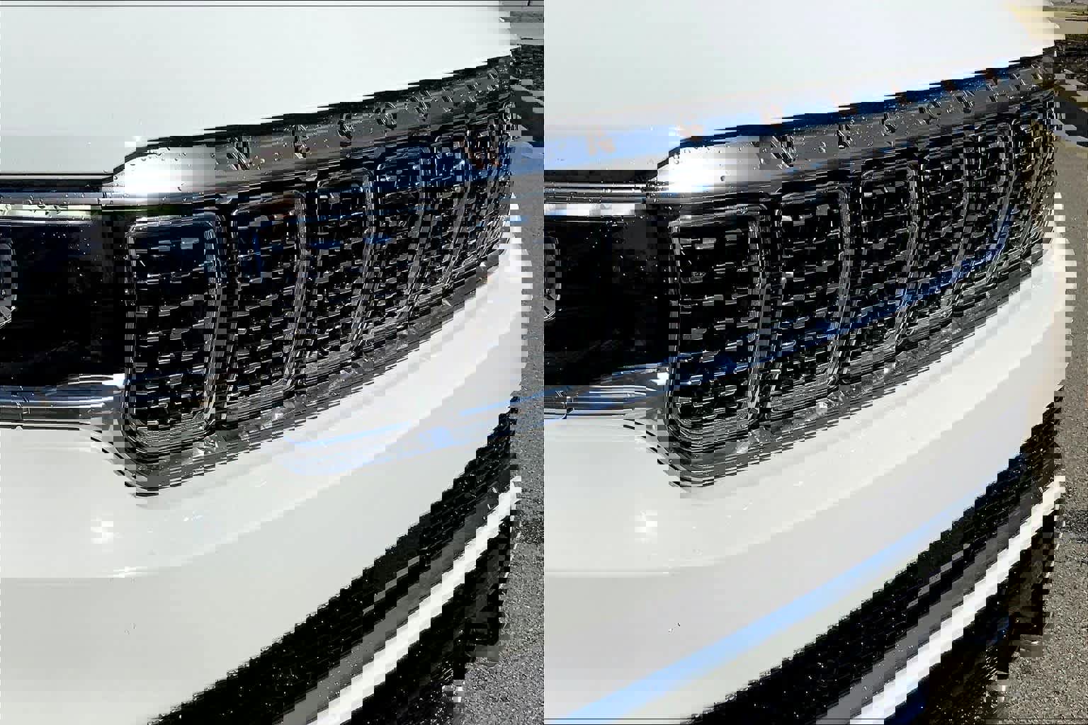 Used 2022 Jeep Grand Wagoneer Series III w/ HD Trailer Tow Package image 32