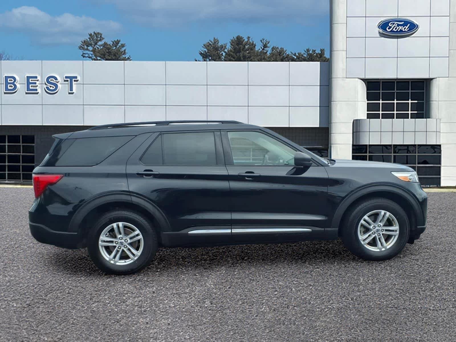 Used 2020 Ford Explorer XLT w/ Equipment Group 202A AWD/4WD image 10
