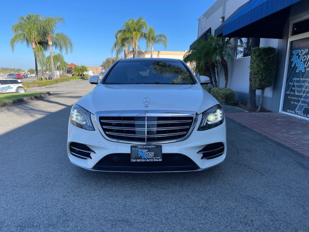 Used 2019 Mercedes-Benz S 560 Sedan image 2