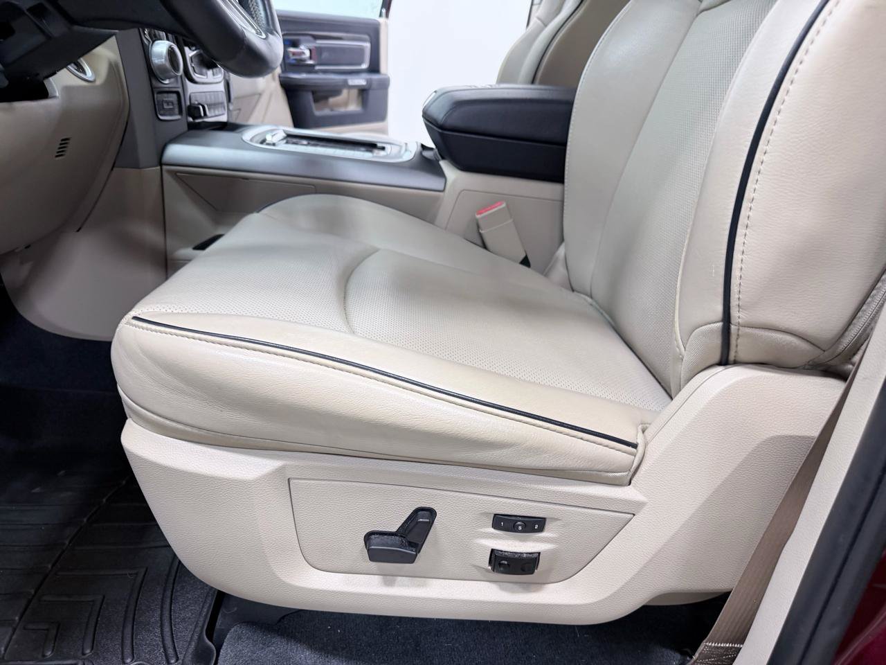 Used 2018 RAM 1500 Limited AWD/4WD image 32