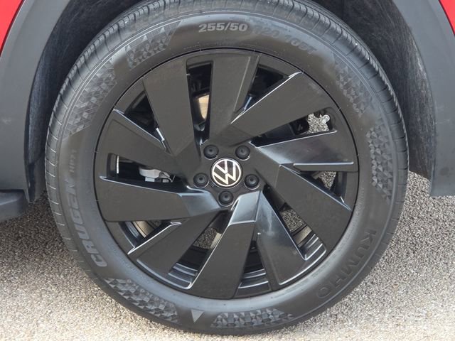 Used 2024 Volkswagen Atlas SE w/ Black Wheel Package image 9