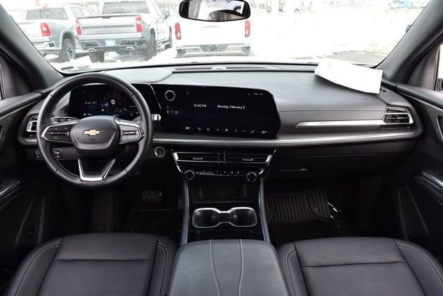 Used 2025 Chevrolet Traverse LT image 7