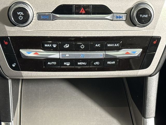 Used 2021 Ford Explorer XLT w/ Equipment Group 202A image 26