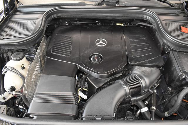 Used 2025 Mercedes-Benz GLE 350 4MATIC image 3