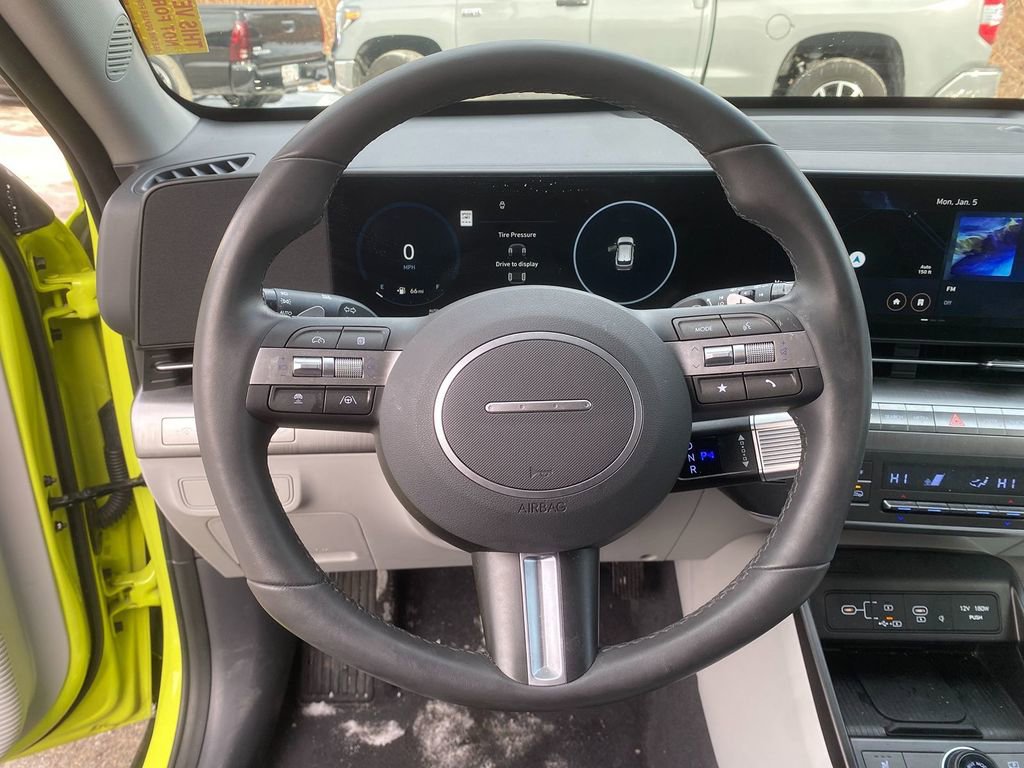 Used 2024 Hyundai Kona SEL w/ Convenience Package image 15