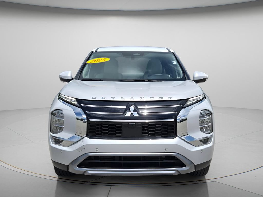 Used 2025 Mitsubishi Outlander SE FWD image 5