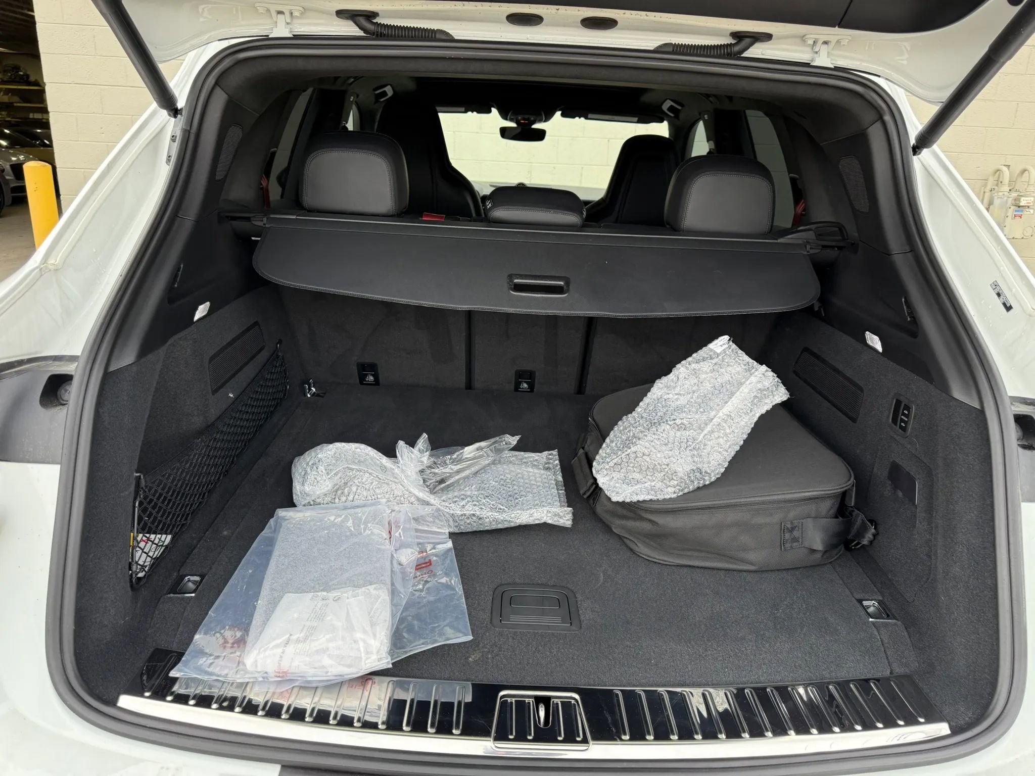 Used 2025 Porsche Cayenne S w/ Premium Package Plus image 41