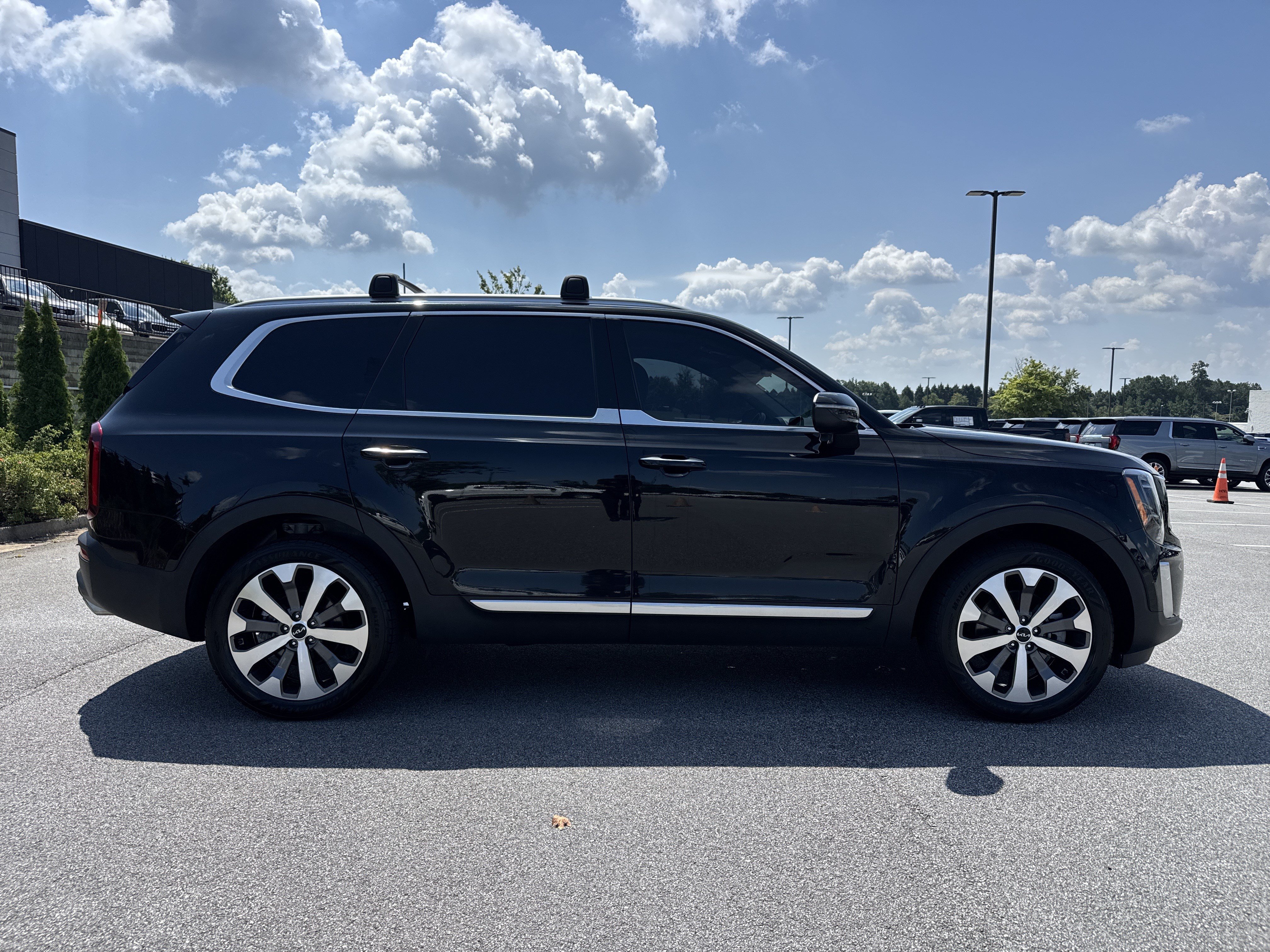 Used 2022 Kia Telluride S FWD image 11