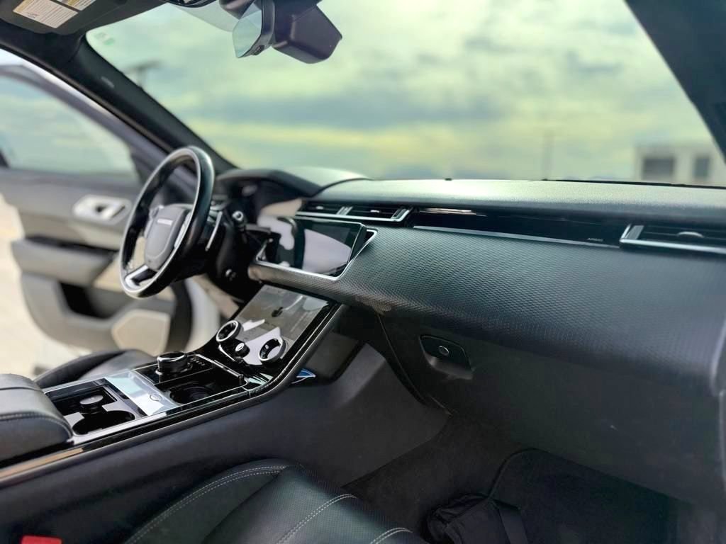 Used 2018 Land Rover Range Rover Velar R-Dynamic SE AWD/4WD image 29