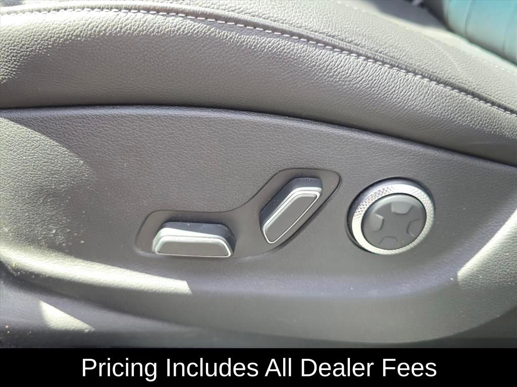 Used 2025 Genesis GV80 2.5T AWD/4WD image 16
