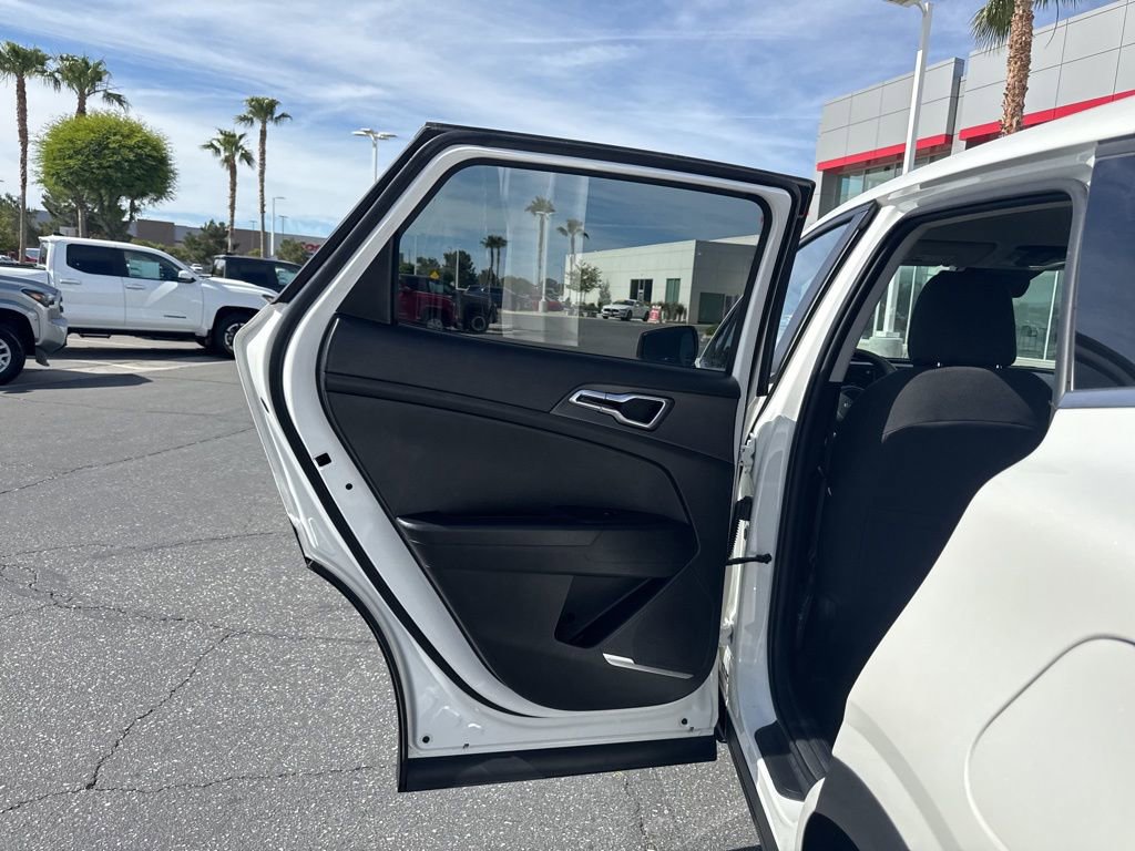Used 2023 Kia Sportage LX FWD image 14