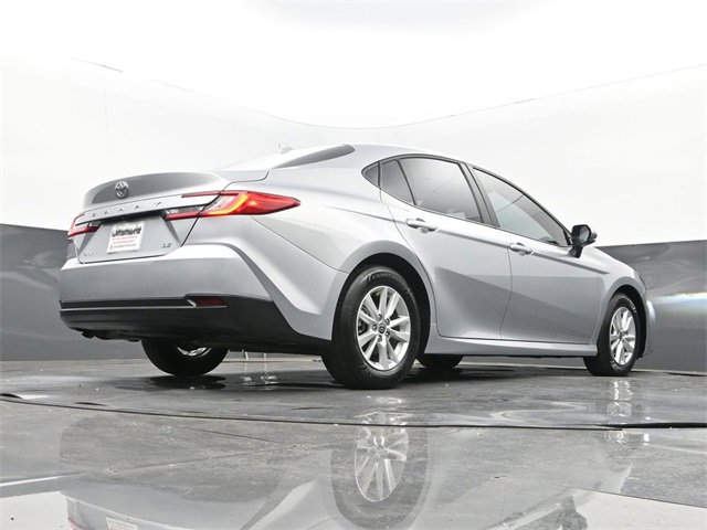 Used 2025 Toyota Camry LE image 23
