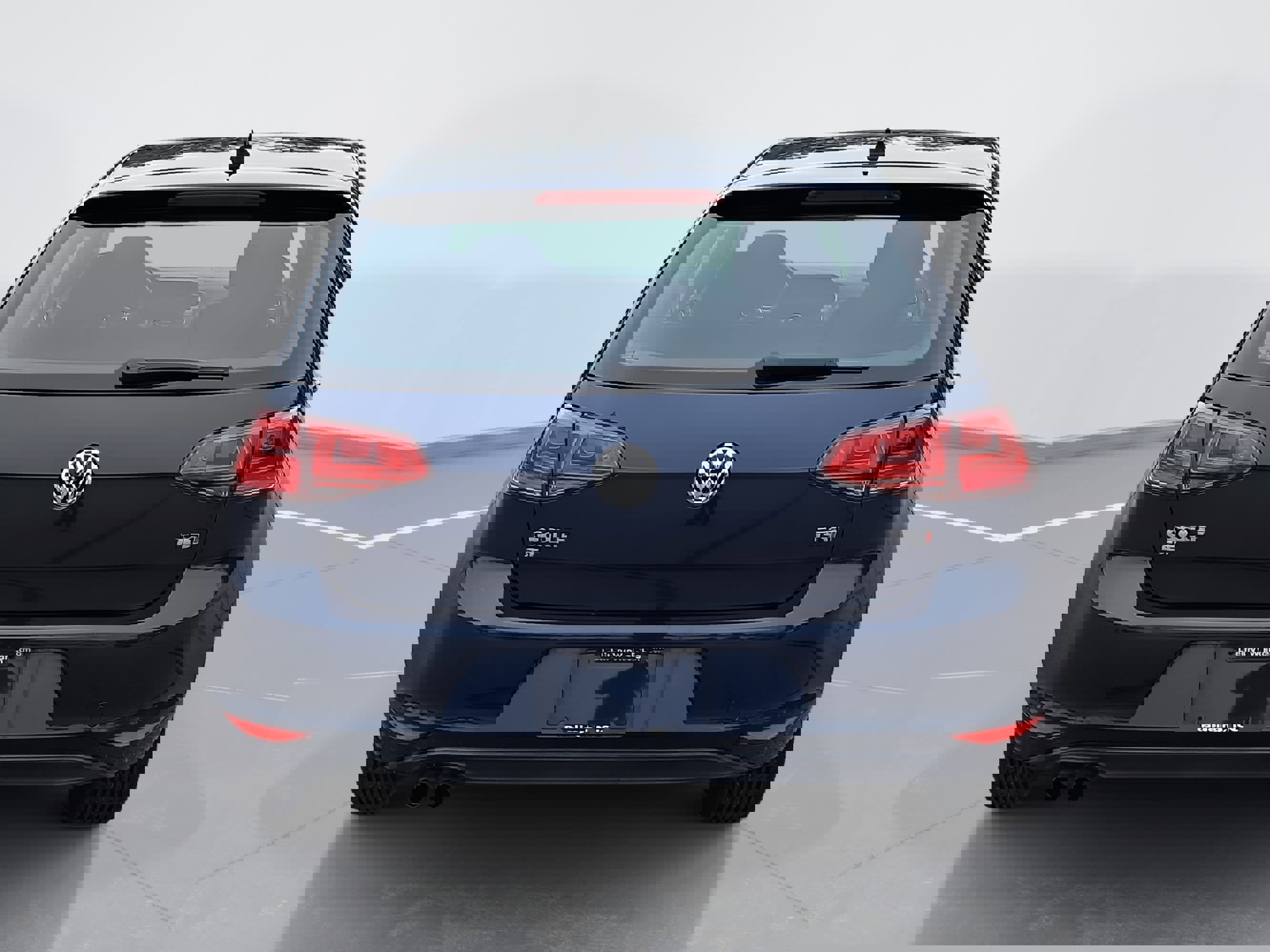 Used 2016 Volkswagen Golf SE image 4