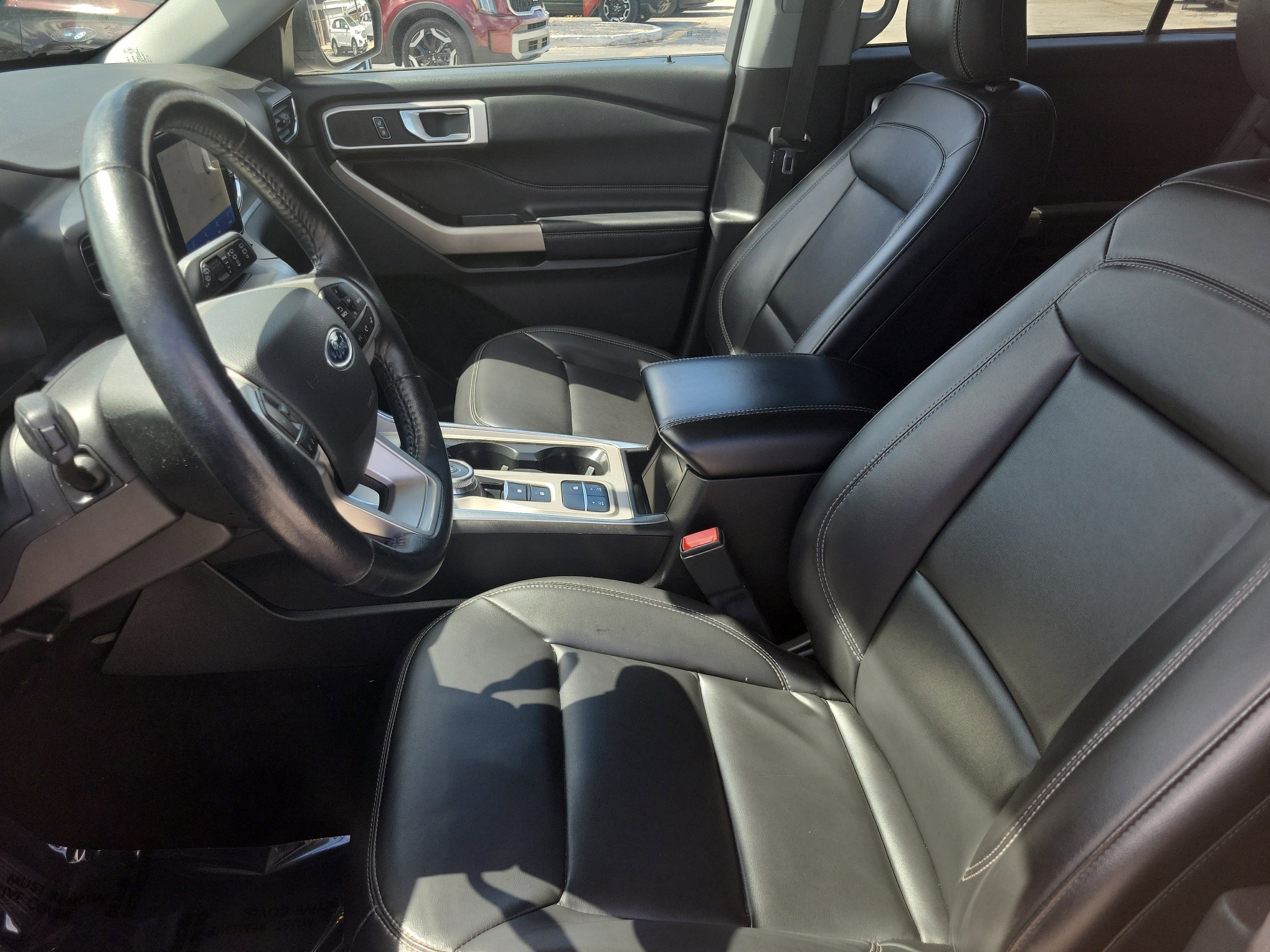 Used 2023 Ford Explorer XLT w/ Equipment Group 202A image 28