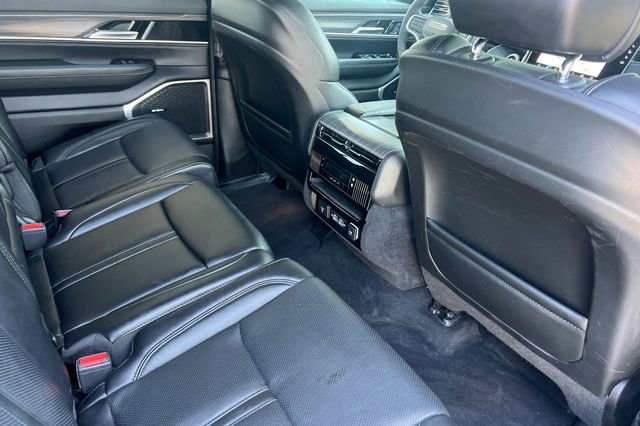 Used 2024 Jeep Wagoneer L Series II w/ Flexible Seating Group image 19
