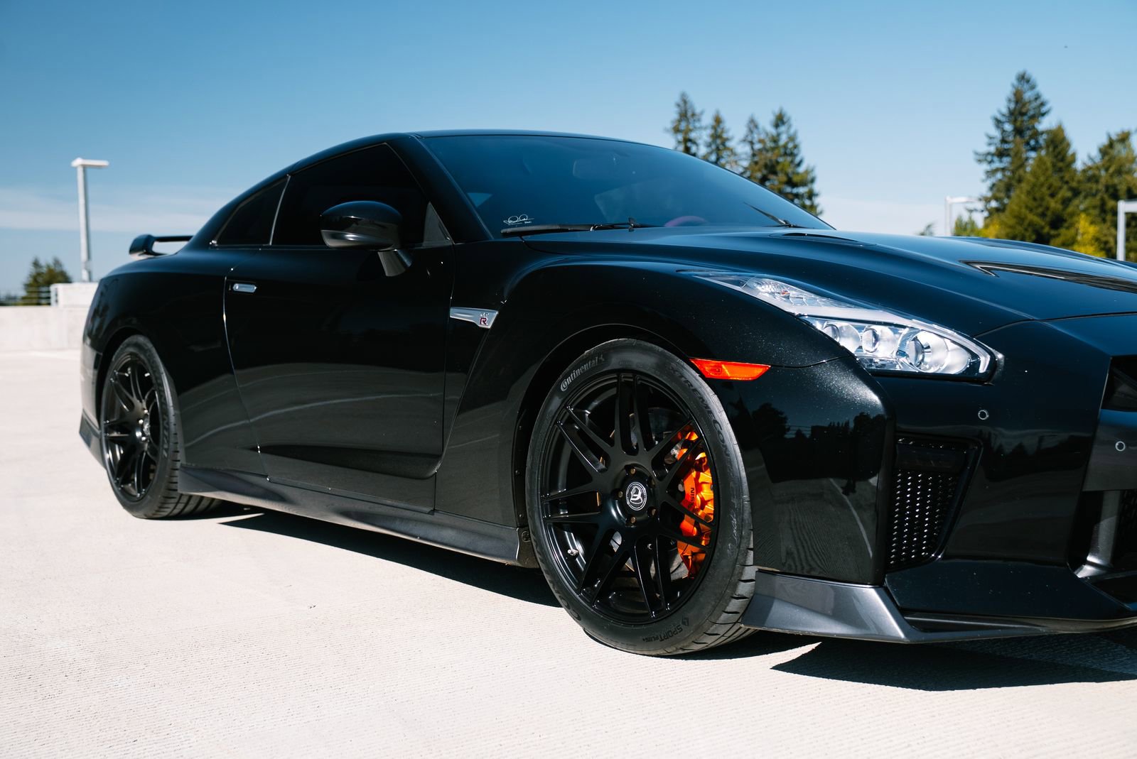 Used 2017 Nissan GT-R Premium w/ Premium Interior Package image 10