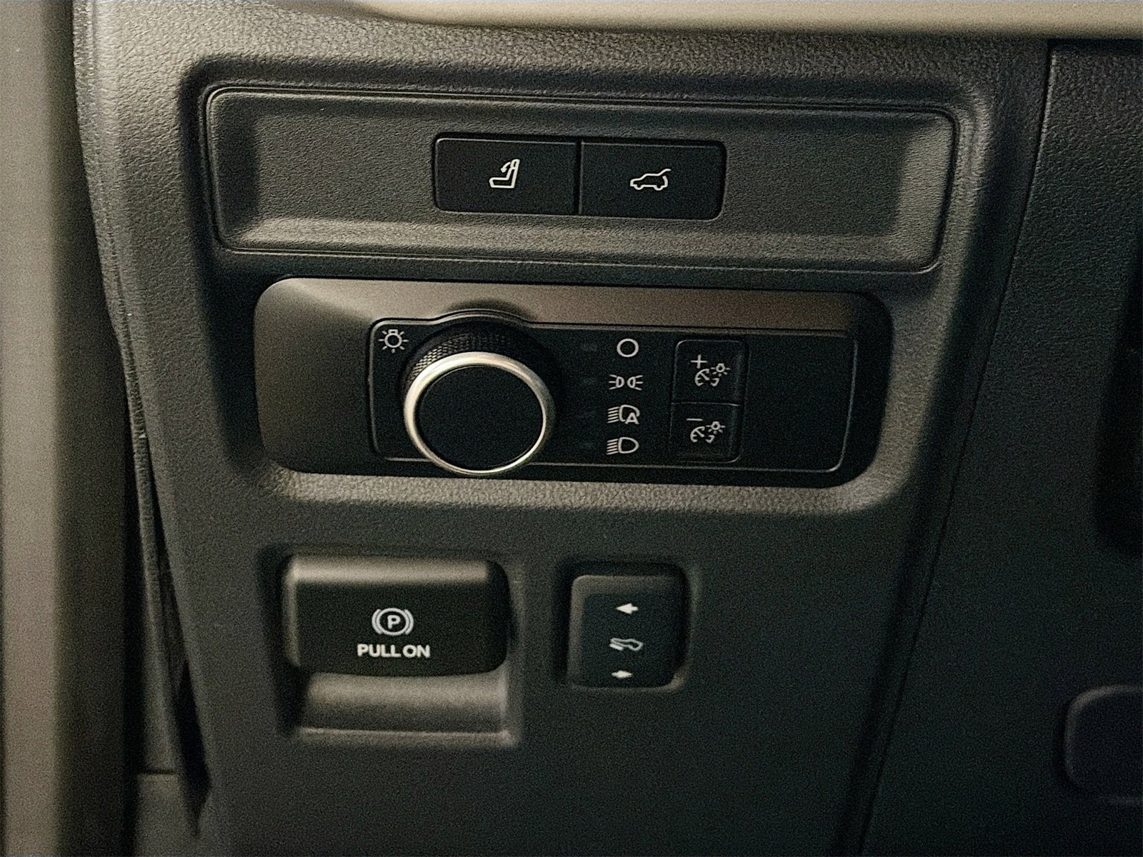 Used 2024 Ford Expedition XLT image 10